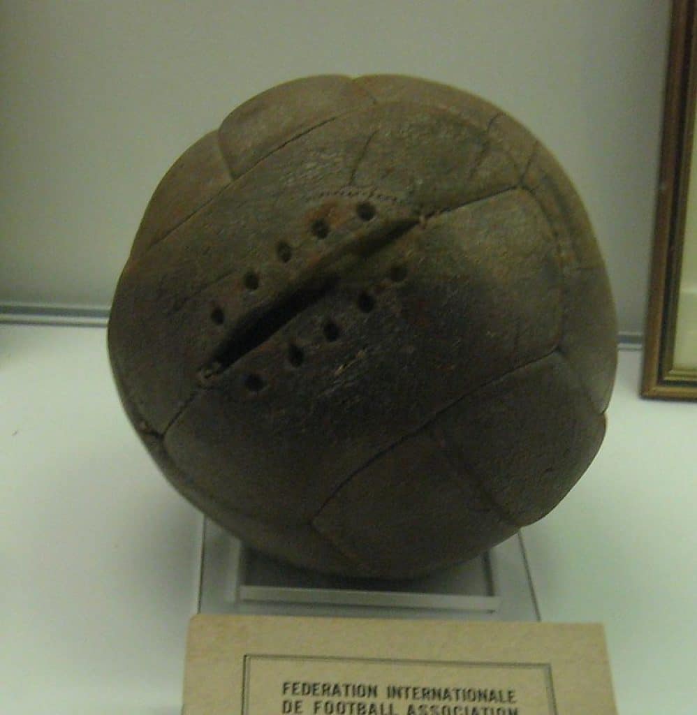 Quien invento el balón de fútbol-2