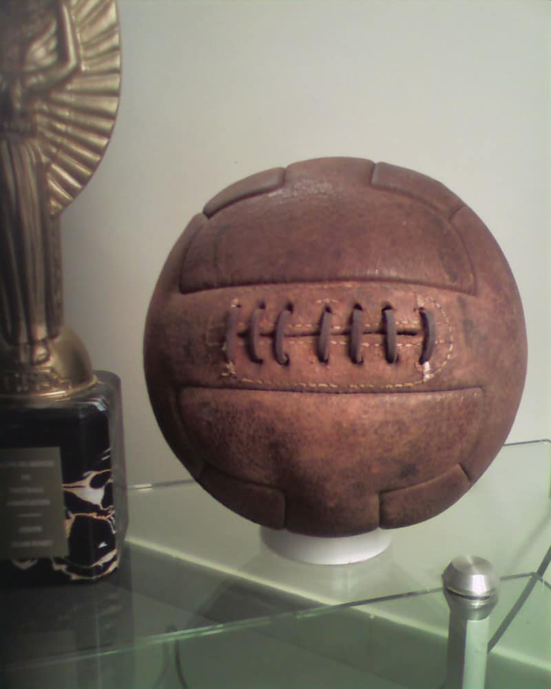 conoce más sobre el balón de fútbol antiguo 