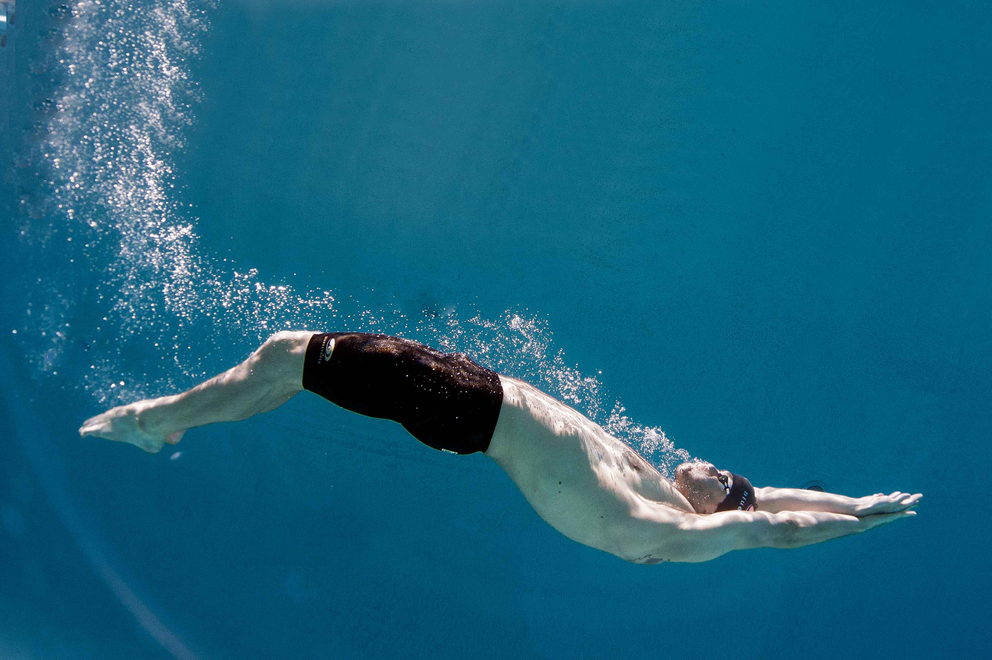 Técnicas de natación espalda