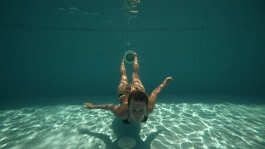 cómo-nadar-bajo-el-agua-4