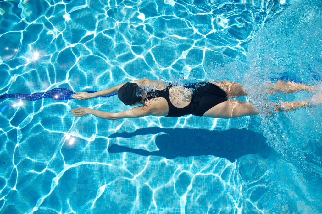 Ejercicios-de-natación-terapéutica-8