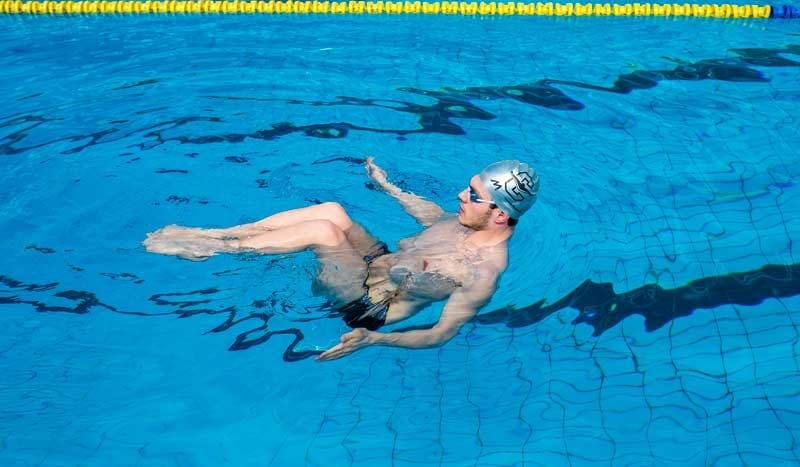 Ejercicios-de-natación-terapéutica-12